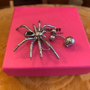 Heaven marc jacobs spider earrings